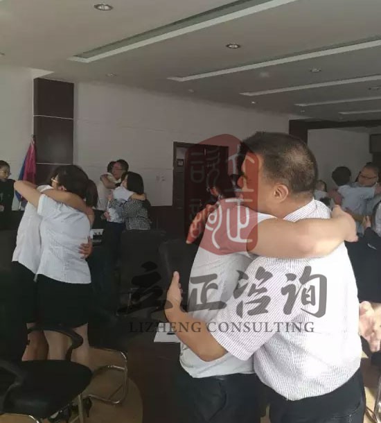 培訓(xùn)單位：某保險(xiǎn)股份有限公司白銀分公司培訓(xùn)時間：11月20日培訓(xùn)課程：拓展訓(xùn)練培訓(xùn)人數(shù)：61人